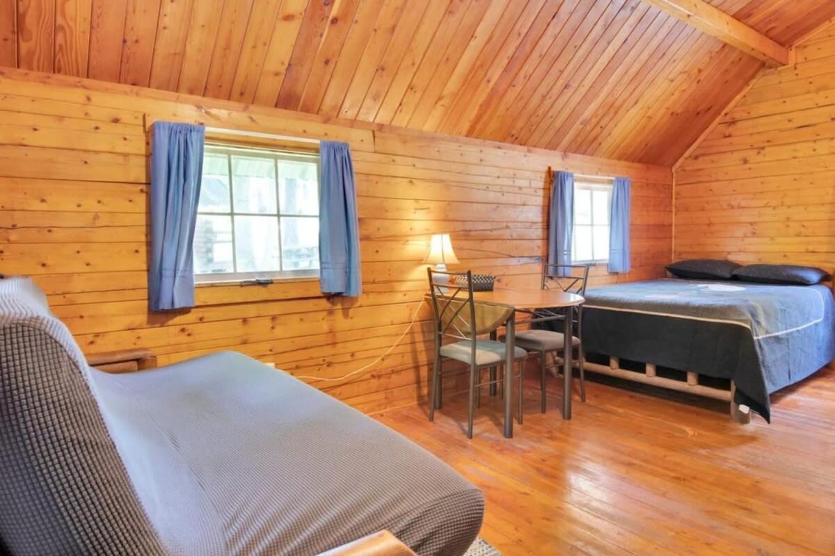 Secluded Rustic Cabin With Views Bloomington Luaran gambar